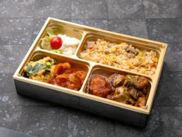 【お茶付き】海老チリと回鍋肉弁当