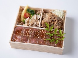 特製ダレの生姜焼き＆ローストビーフ重御膳