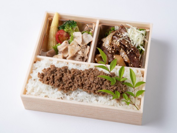 厳選焼肉ハラミ＆自家製牛そぼろ重御膳