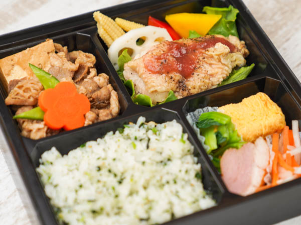 牛すきと鶏の季節ソース