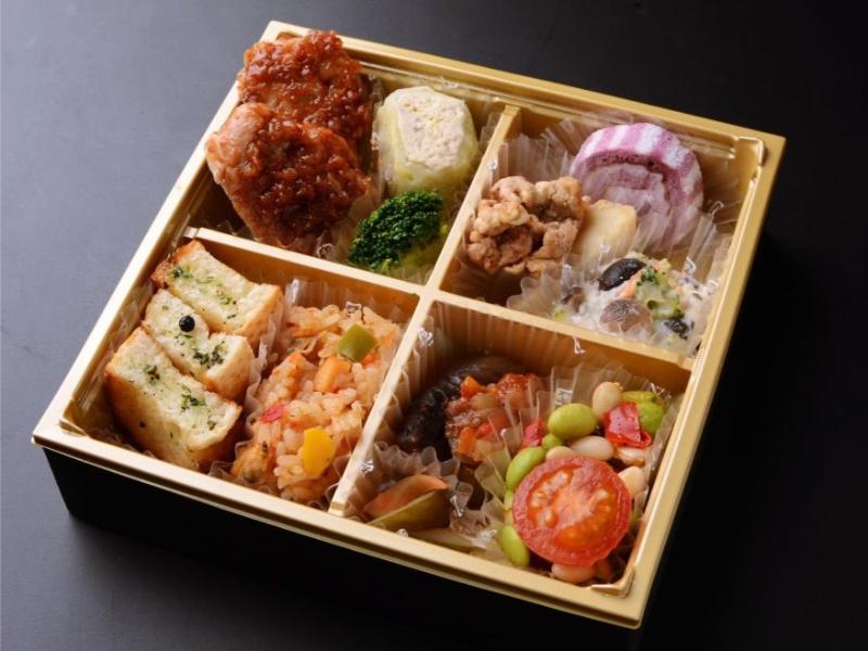 ポークチャップと彩菜１０品弁当