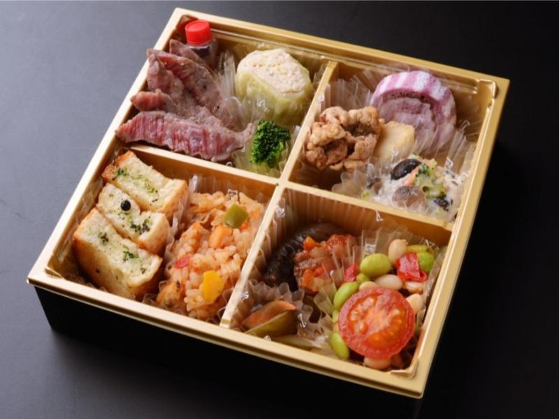 牛ロースステーキと彩菜１０品弁当