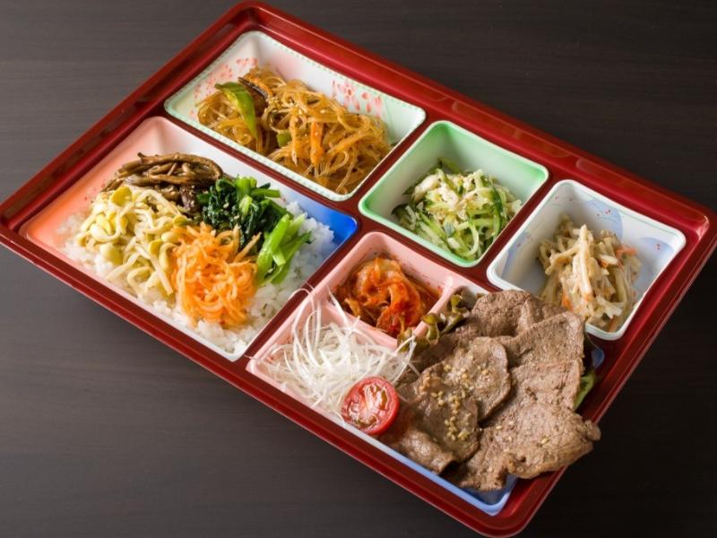 和牛上カルビ（上ロース）とピビンバ御膳