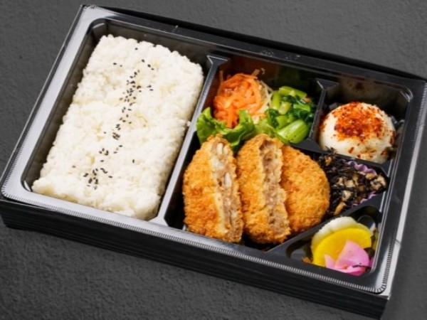 デミグラスソースのメンチカツ弁当