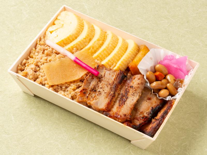 小江戸 豚みそ 鶏そぼろ弁当（秩父味噌）
