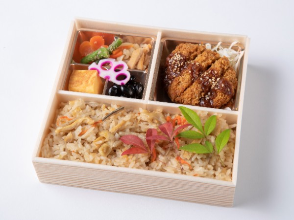自家製ダレの味噌カツと炊き込み御膳
