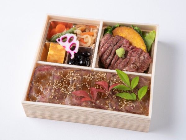 特選黒牛ステーキとローストビーフ重御膳