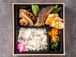 焼き魚鶏の照り焼き幕ノ内