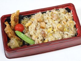 揚げ餃子チャーハン弁当