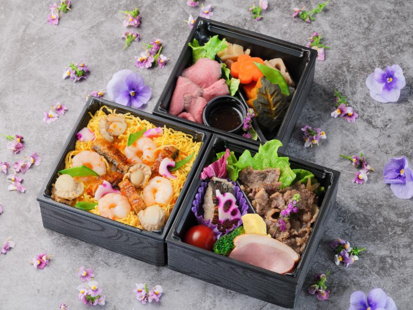 ～雅～鰻と海老と帆立の三彩チラシ飯と黒毛和牛すき焼きの三段御膳