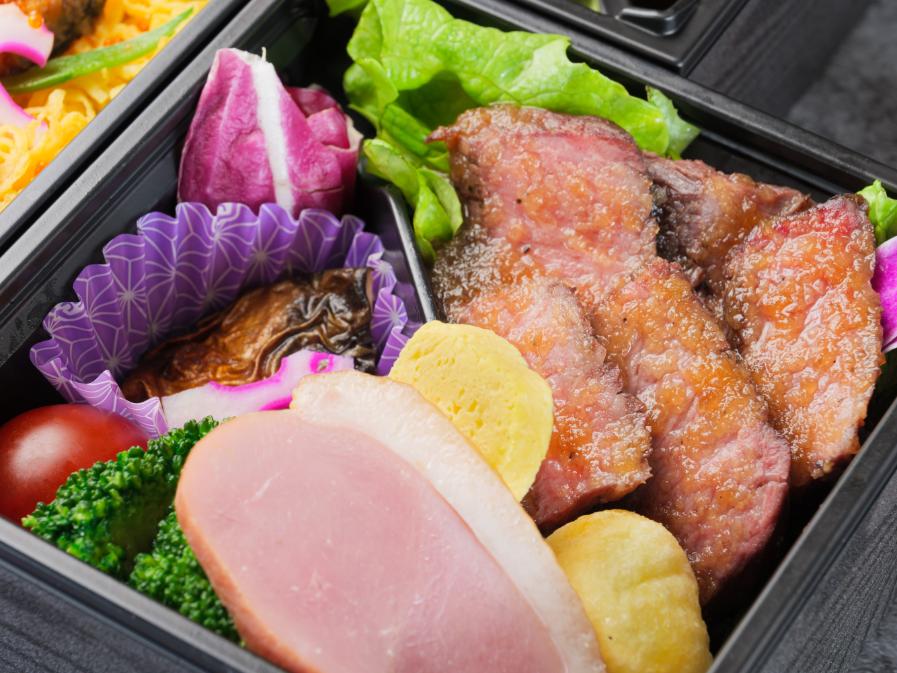 ～華～鰻と海老と帆立の三彩チラシ飯と国産黒毛牛ステーキの三段御膳