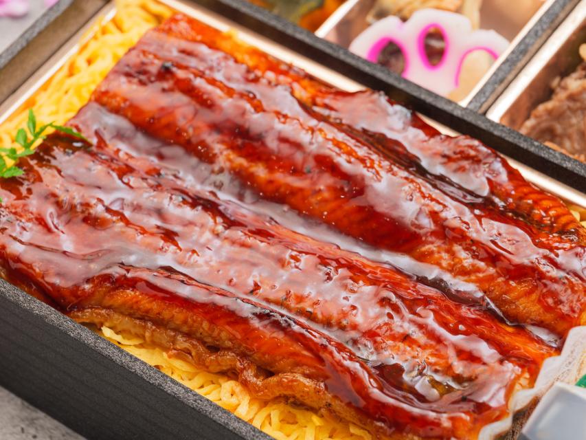 翡翠～特選鰻重(松)と黒毛牛すき焼