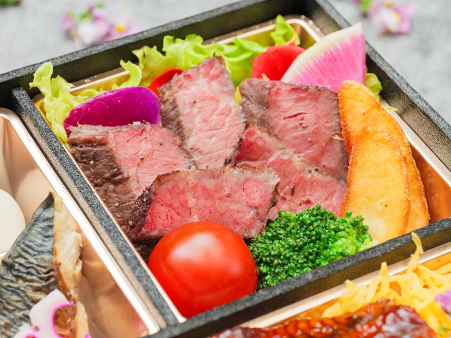 黒曜 ～特選鰻重(松)と国産黒毛牛ステーキ～