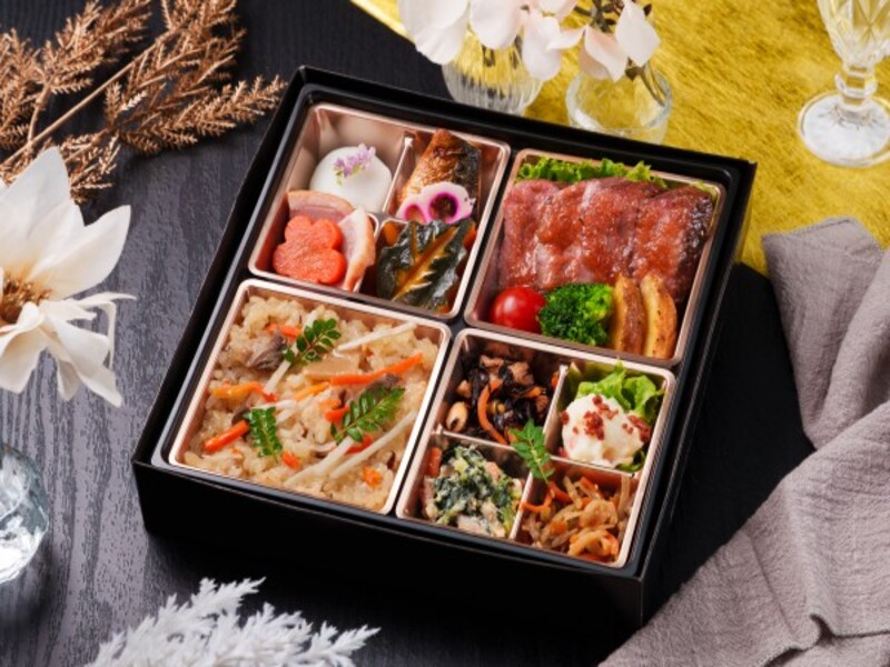 花霞（はながすみ）〜出汁にこだわった鶏五目と黒毛牛ステーキのお弁当〜