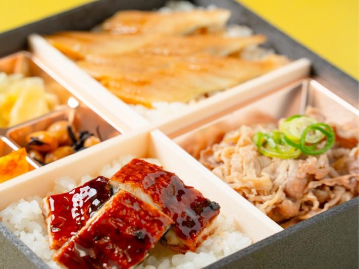 鰻と穴子と牛カルビやきのスタミナ満点弁当