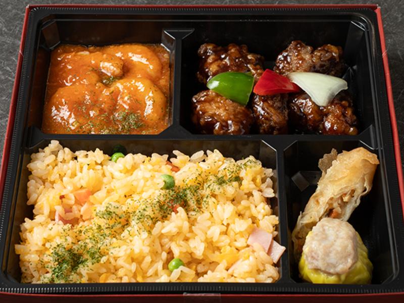 黒酢酢豚とエビチリの得得弁当