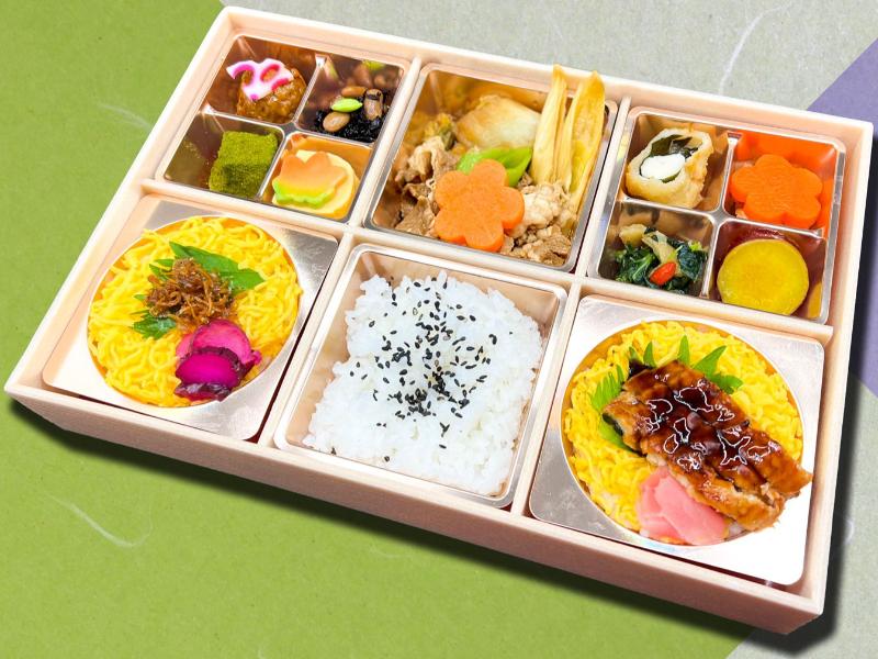 豪華牛すき焼きとうな丼ちりめん山椒御膳