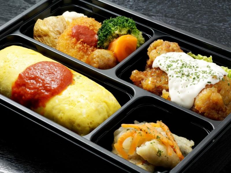 チキン南蛮と特製オムライス弁当