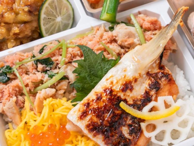 球磨川御膳 ―二種の厳選鮭（ハラス西京焼き、そぼろ）親子飯―