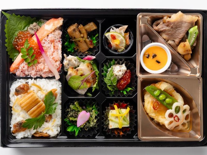 【2025年秋冬】厳選蟹めしと秋香る一口黒毛和牛すき焼き　卵黄トリュフソース【10月21日～】