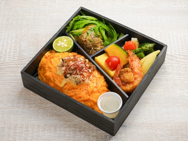 【お弁当デリ限定】季節の和風オムライス＆和風ハンバーグ御膳 ＜蒸し鶏と檸檬塩だれソース＞