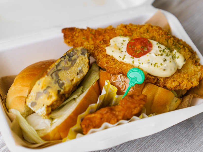 オムライス屋さんのだし巻きサンド