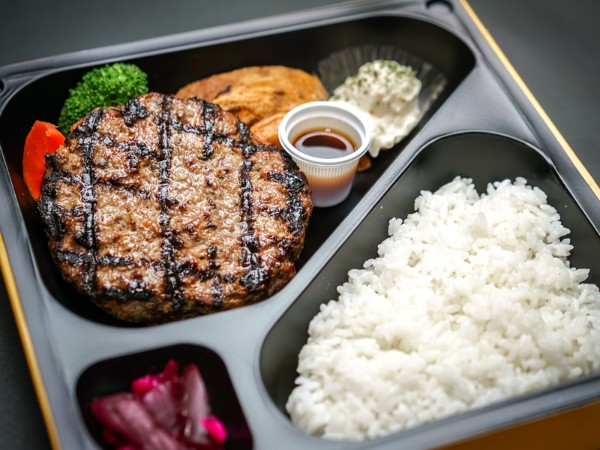 【お肉300g！】国産牛肉100％直火網焼きステーキハンバーグ ジャンボ