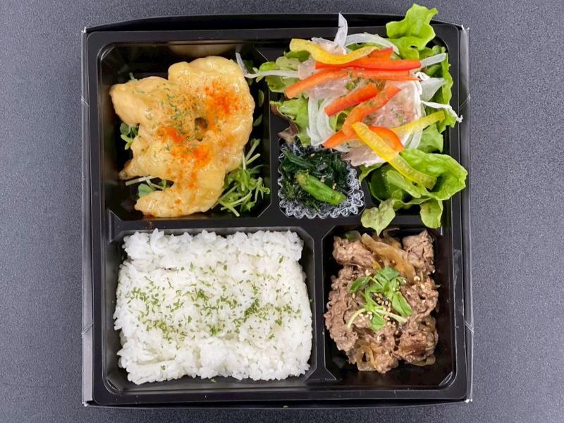牛焼肉＆生ハムサラダ＆エビマヨお弁当