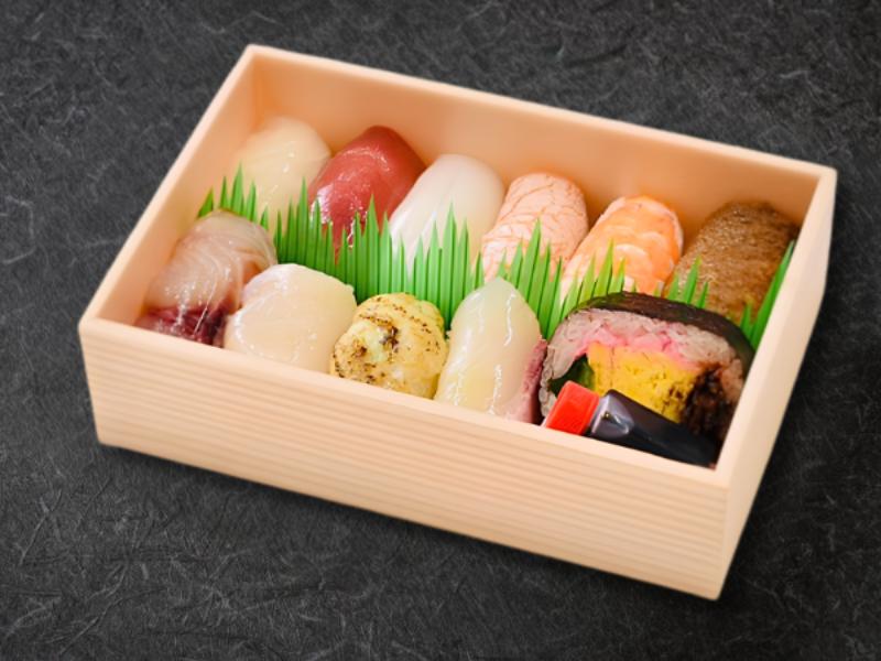 厳選寿司１０貫＋太巻きセット