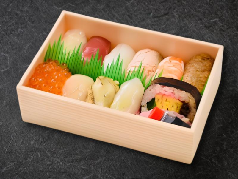 特上寿司１０貫＋太巻きセット