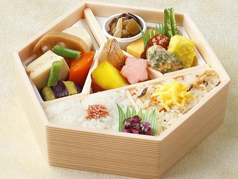 桐（500mlペット緑茶付き）【4月16日～2026年5月31日】