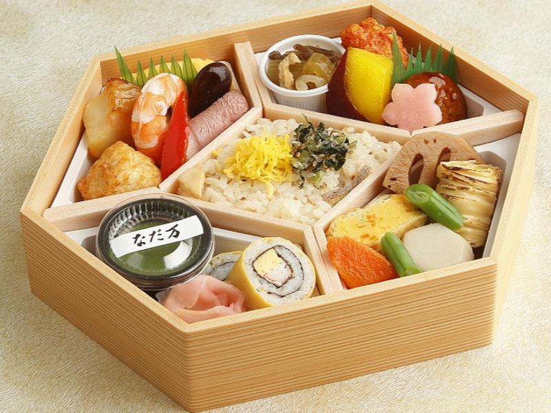 華の膳（500mlペット緑茶付き）【6月～2026年5月まで】