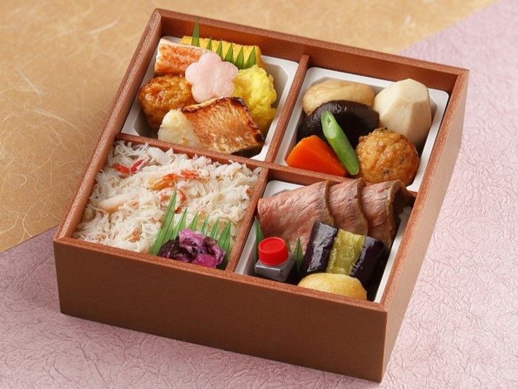 【12月～2月】ローストビーフと蟹ごはんのお弁当 （500mlペット緑茶付き）