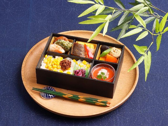 季節御膳「夏ごろも」（500mlペット緑茶付き）【7月20日～2026年8月31日】【8月14日お届け不可】