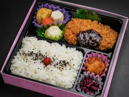 とんかつ弁当DX（名古屋味噌ソース）