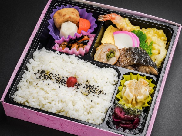 梢（焼き魚、天ぷら、煮物の和食弁当）