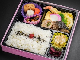 梢（焼き魚、天ぷら、煮物の和食弁当）