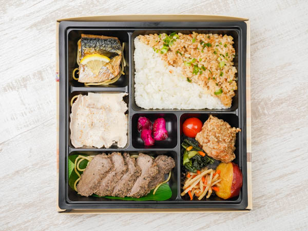 牛ステーキ＆豚しゃぶ＆鯖の塩焼き豪華弁当