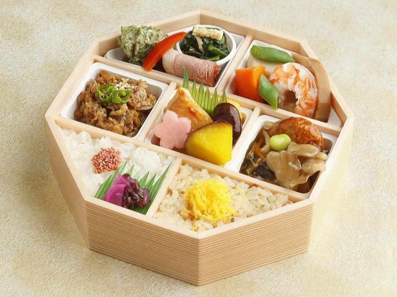 【2026年5月まで】扇（500mlペット緑茶付き）