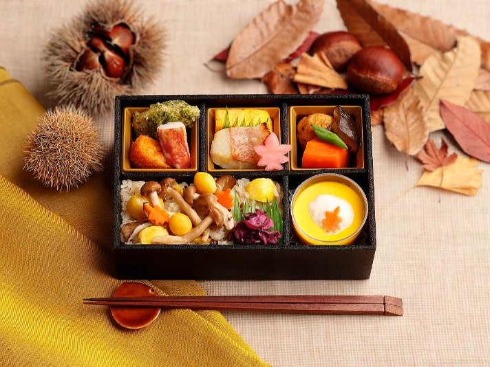 「紅葉弁当」（500mlペット緑茶付き）【10月16日～11月15日まで】