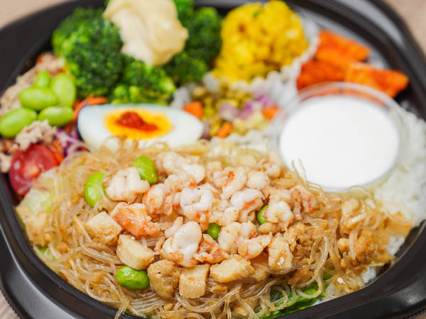べジ惣菜5種の台湾風茹でレタスとエビ入りひき肉炒め弁当