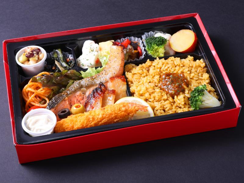 サーモンのムニエルとアソートBOX 【ドライカレー】