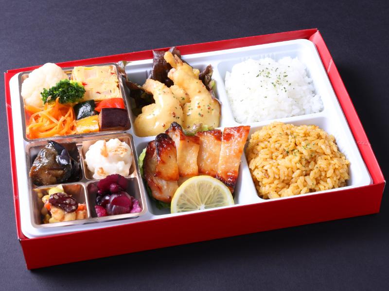 海老のハニーマスタードとチキンステーキ