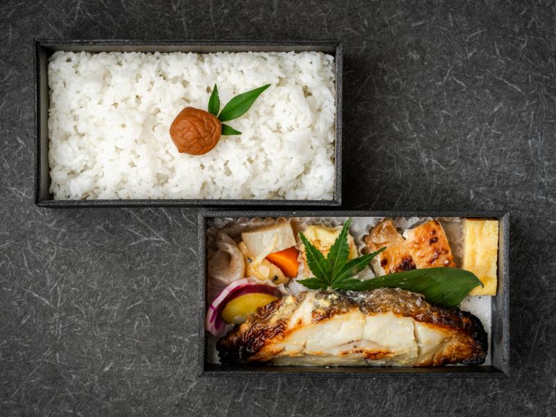 特製銀だら西京と鶏塩麴焼きの二段御膳