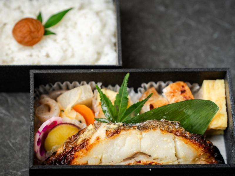 特製銀だら西京と鶏塩麴焼きの二段御膳