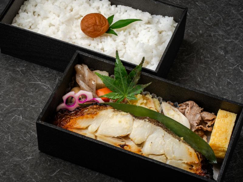 特製銀だら西京とすき焼きの二段御膳