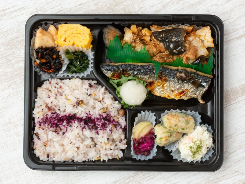 サバの塩焼とナス豚の味噌炒め