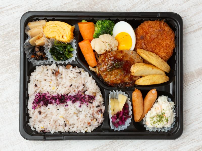 ハンバーグとクリームコロッケ