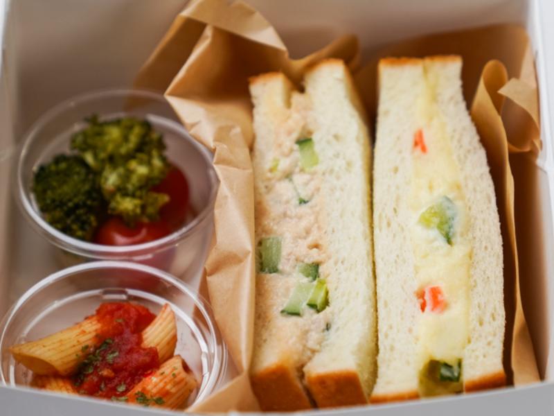 優しさあふれるツナ＆ポテトサラダサンド
