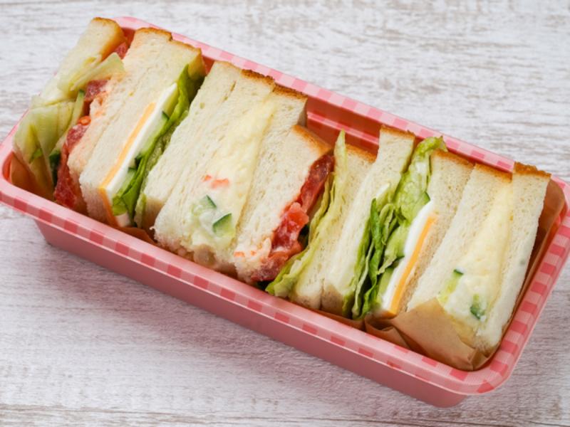 みんな大好き！トリオサンド（トマト・ポテサラ・チーズ）
